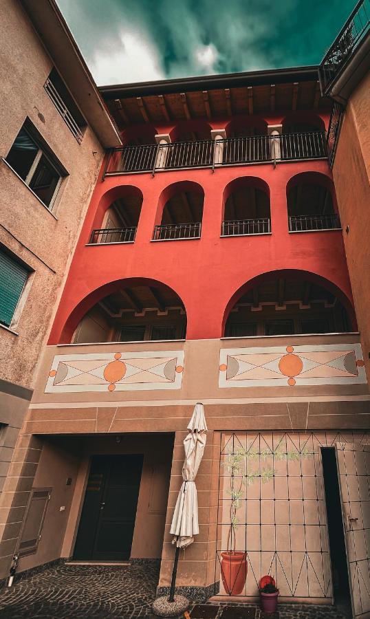 Casa Vacanze Al Lago P2 Monasterolo del Castello エクステリア 写真