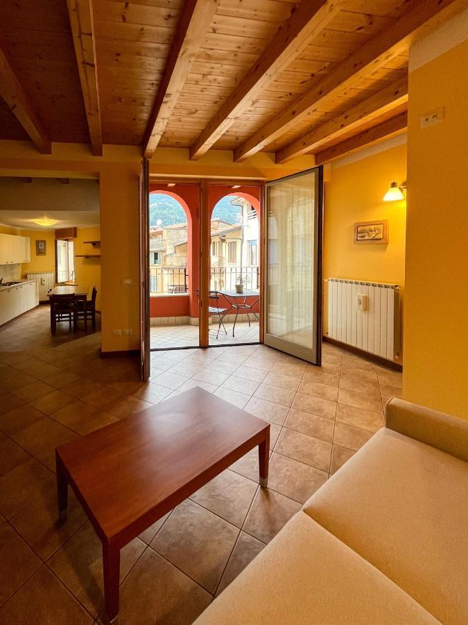 Casa Vacanze Al Lago P2 Monasterolo del Castello エクステリア 写真